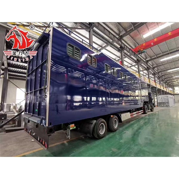 河北货箱式运马车